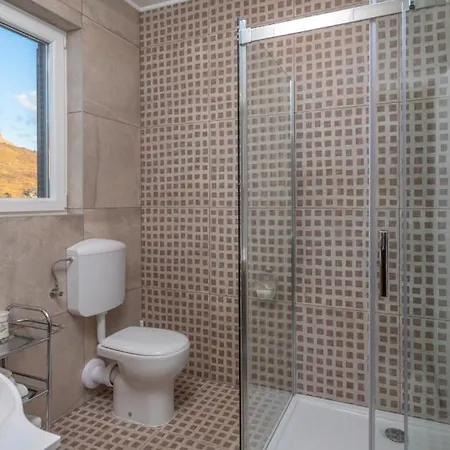 Вілла Dominus - By Guide