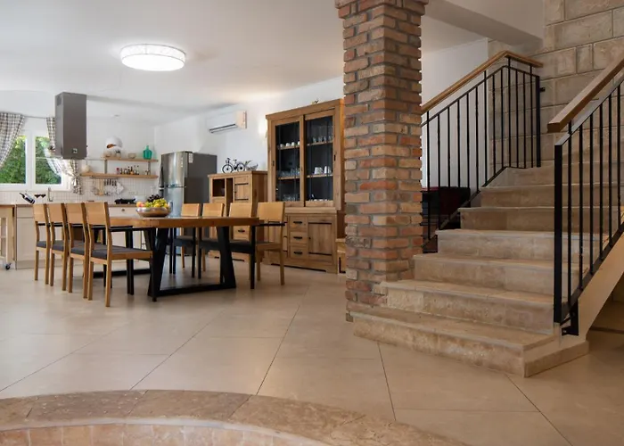 别墅 Dominus - By Guide