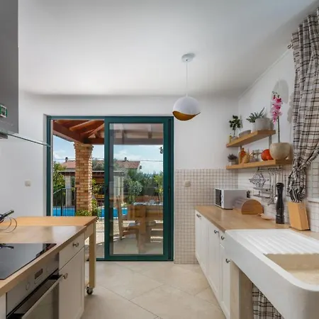 Dominus - By Guide Villa *